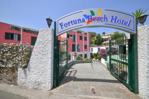 Зображення з фотогалереї помешкання Fortuna Beach - Seaside Hotel в Искьї
