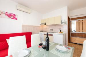 Küche/Küchenzeile in der Unterkunft Apartmani Braut