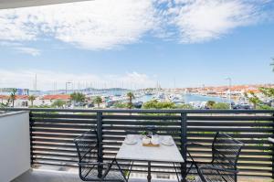 Балкон или терраса в Apartments and Rooms Mare