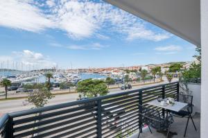 Балкон или терраса в Apartments and Rooms Mare