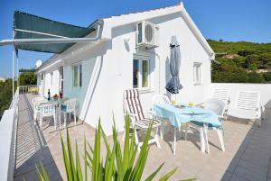 Μπαλκόνι ή βεράντα στο Apartments Family apartments Mila with pool