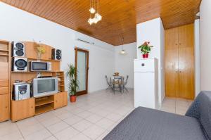 Kuchyň nebo kuchyňský kout v ubytování House Petar + 9 fotografií