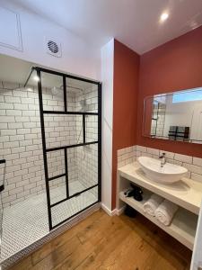 Kúpeľňa v ubytovaní Superbe appartement cosy vue mer/CORNICHE/CENTRE