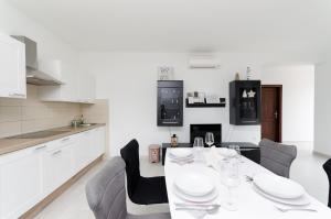 Kuchyňa alebo kuchynka v ubytovaní Apartments and Room Ljubica