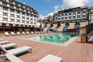 Bazén v ubytování Hotel Grand Kopaonik nebo v jeho okolí