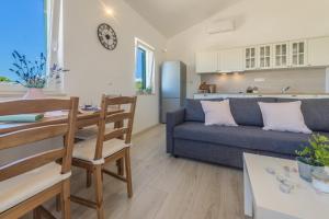 Kuchyň nebo kuchyňský kout v ubytování SEA VIEW-STONE HOUSE APARTMENT + 21 fotografií