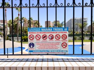 Bazén v ubytovaní Apartamento Deluxe Jardín alebo v jeho blízkosti