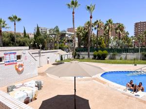 Bazén v ubytovaní Apartamento Deluxe Jardín alebo v jeho blízkosti