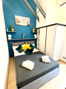 Posteľ alebo postele v izbe v ubytovaní JEF Apartments Fontana di Trevi Loft, Roma