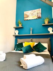 Posteľ alebo postele v izbe v ubytovaní JEF Apartments Fontana di Trevi Loft, Roma