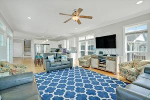 TV a/nebo společenská místnost v ubytování 7th Heaven