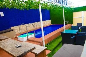 A piscina em ou perto de J Gibson Hotel