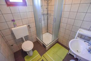 Koupelna v ubytování Apartments Kalista
