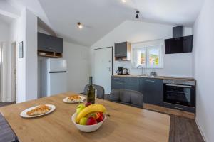 Gallery image of Luxury Apartments Lovorka 3 & 4***/**** in Selce