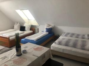 Tempat tidur dalam kamar di Apartment in Duisburg-Rheinhausen