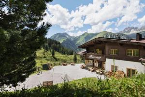 Gallery image of Berggasthaus Höllensteinhütte in Tux