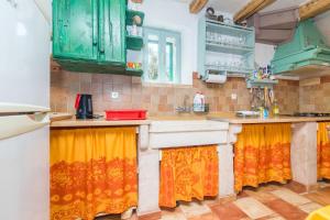 Η κουζίνα ή μικρή κουζίνα στο House Lavanda