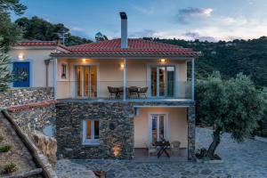 Το κτήριο όπου στεγάζεται  η βίλα