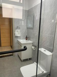 Et badeværelse på Diamond Luxury Suite by Diamond Homes
