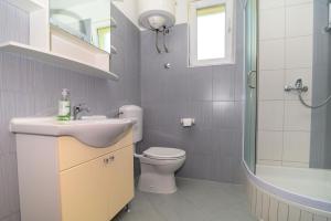 Kúpeľňa v ubytovaní Apartments Vice + 33 fotografií