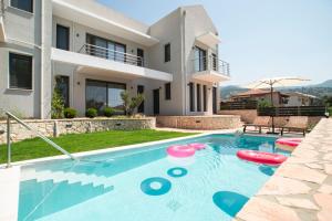 Bazén v ubytovaní MARIVAL Luxury Living - Adults Only alebo v jeho blízkosti