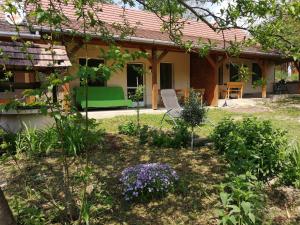 Zahrada ubytování Flóra Apartmanok