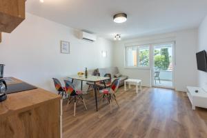 Gallery image of Luxury Apartments Lovorka 1 & 2**** in Selce
