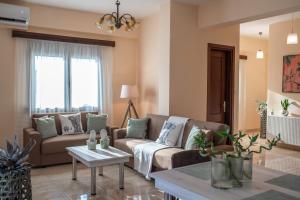 A seating area at Libyan Sea Luxury Apartment 1