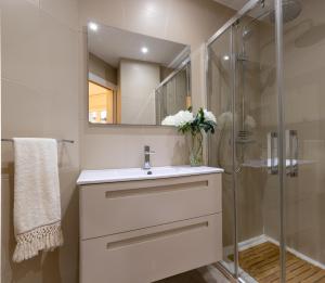 Zdjęcie z galerii obiektu Bilbao Plaza Campuzano de Bilbao Suites, elegante y céntrico w mieście Bilbao