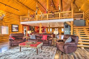 Fotografie z fotogalerie ubytování Stunning Mountain-View Ranch on 132 Acres! v destinaci Georgetown