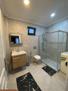 Bathroom sa Sky Villa Hisar