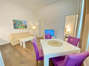 Televízia a/alebo spoločenská miestnosť v ubytovaní Steiner Residences Vienna Taborstrasse