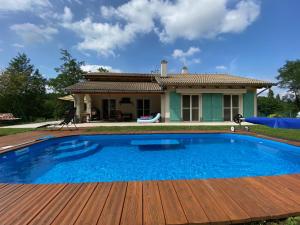 The swimming pool at or close to Villa Flora Lavenda
