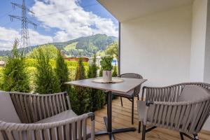 Widok na góry z tego aparthotelu