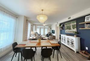 Nhà bếp/bếp nhỏ tại Seaside at Anastasia C101