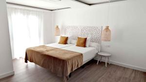 Imagen de la galería de La Posada de Lola - Adults Only, en Bolonia 98 fotos más