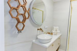 Kúpeľňa v ubytovaní M&K Apartamenty Sailors Golden Yacht, Gdańsk - Wyspa Sobieszewska