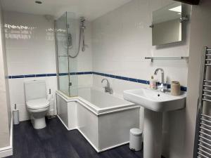 Kylpyhuone majoituspaikassa Kitty’s Place, Apartment, Eden Valley, Cumbria