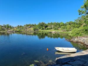 Imagen de la galería de Usjenert idyllisk Sjøbu, en Kragerø