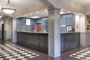 Kuchyňa alebo kuchynka v ubytovaní SureStay Plus Hotel by Best Western Houston Medical Center