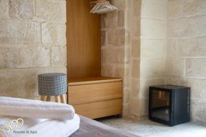 A bed or beds in a room at 500 Home