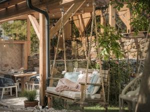 Posezení v ubytování Appartement Zillertal Klee mit Restaurant KleemenTine