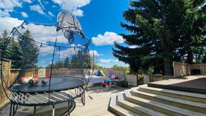 Patio nebo venkovní prostory v ubytování Cozy basement modern suite-溫馨小屋 parking kt