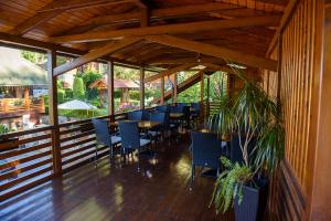 Un restaurant sau alt loc unde se poate mânca la Casa Edy