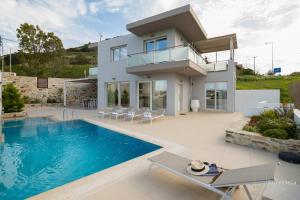 Bazén v ubytování Villa Eurycleia - AKTI homes nebo v jeho okolí