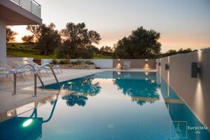 Bazén v ubytování Villa Eurycleia - AKTI homes nebo v jeho okolí