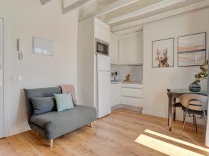 Kuchnia lub aneks kuchenny w obiekcie limehome Madrid Calle de Fomento - estancia temporal