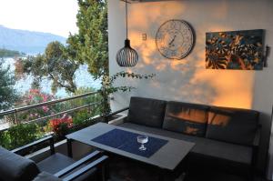 ルンバルダにあるOlive Tree Apartmentのギャラリーの写真