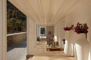 Uma varanda ou terraço em Once in Mykonos - Designed for Adults