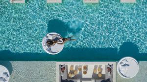 A piscina localizada em Once in Mykonos - Designed for Adults ou nos arredores